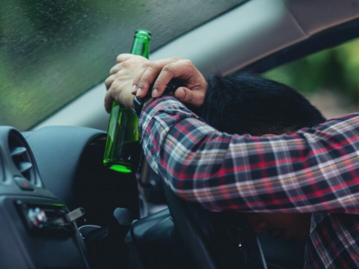 64-letni recydywista zatrzymany za jazdę po pijanemu pomimo dożywotniego zakazu prowadzenia pojazdów