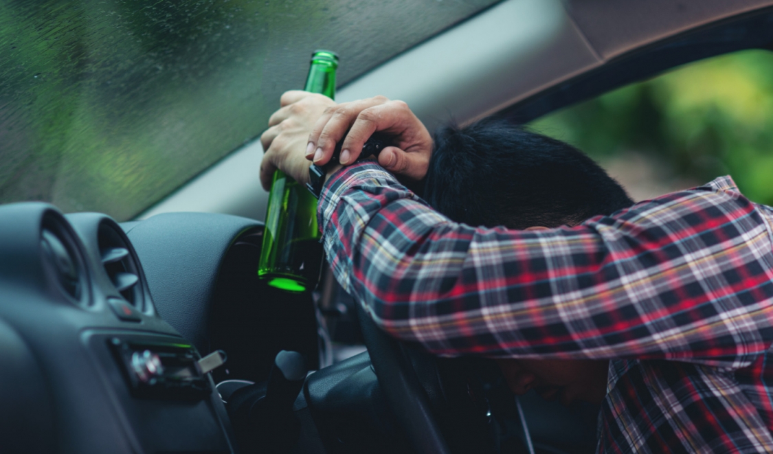 64-letni recydywista zatrzymany za jazdę po pijanemu pomimo dożywotniego zakazu prowadzenia pojazdów