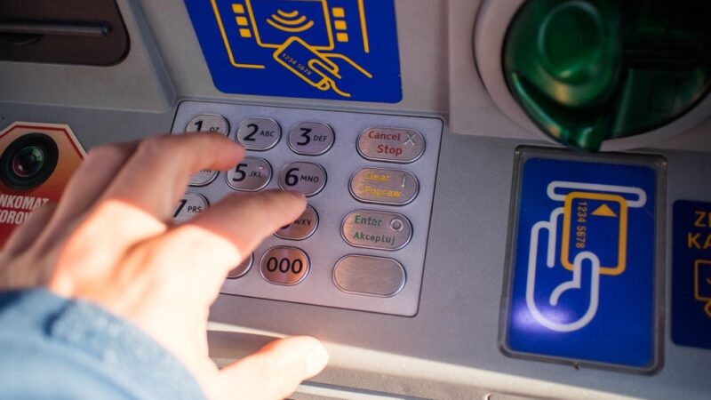 Zatrzymanie 29-letniego mieszkańca Azerbejdżanu, podejrzanego o próby kradzieży bankomatów
