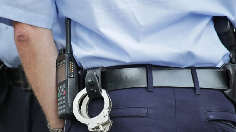 19-latek zatrzymany po napadzie na bank w Ząbkach: ukrył się w domu rodzinnym