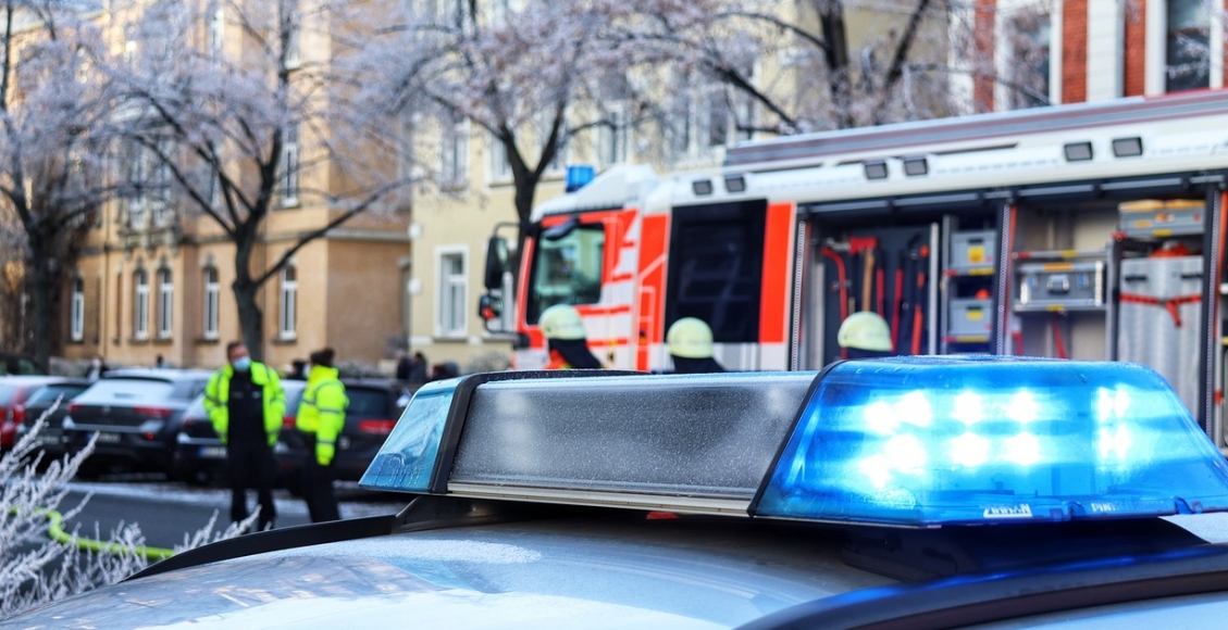 Heroiczne działania policjantów z Targówka podczas pożaru opuszczonego budynku