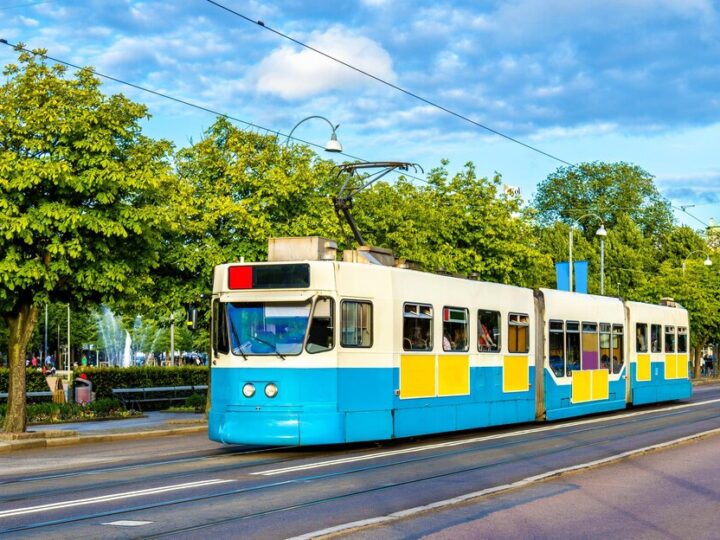 Dzieci opuszczą dom, zanim Warszawa doczeka się nowych tramwajów