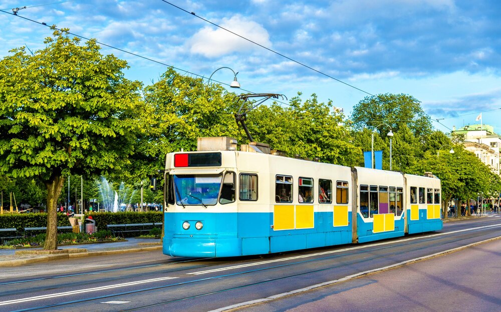 Dzieci opuszczą dom, zanim Warszawa doczeka się nowych tramwajów