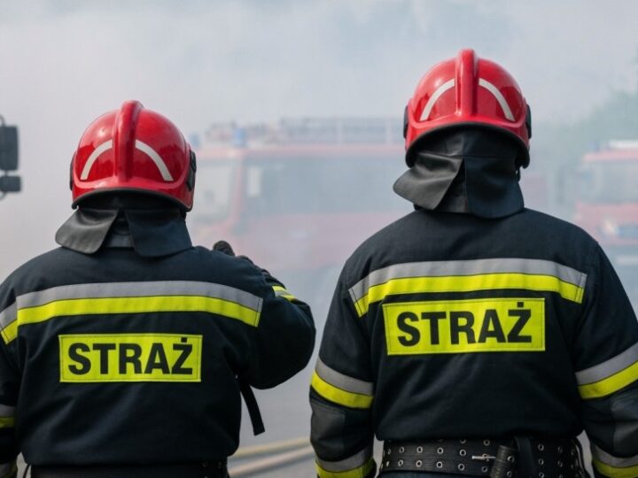 Pożar dostawczaka na S8: Korki i utrudnienia w Warszawie!