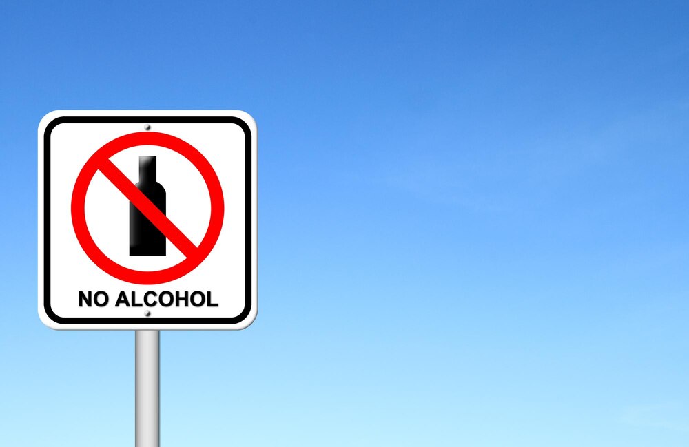 Warszawa wciąż bez nocnych ograniczeń sprzedaży alkoholu mimo woli mieszkańców