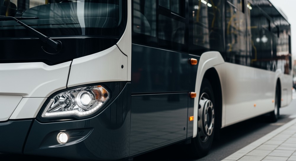 Warszawskie weekendowe zmiany: 26 nowych linii transportowych na cmentarze!