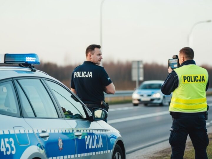 Pijany kierowca renaulta z zakazami groził na ulicy – zatrzymany przez policję!