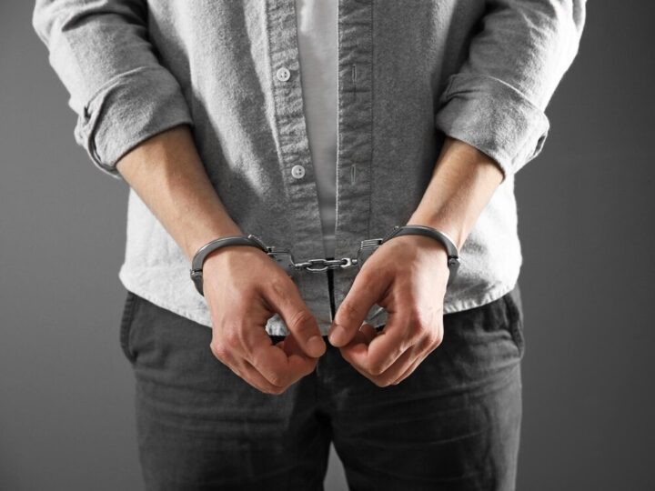 Nowe standardy w walce z przemocą domową: Policja stawia na wsparcie emocjonalne