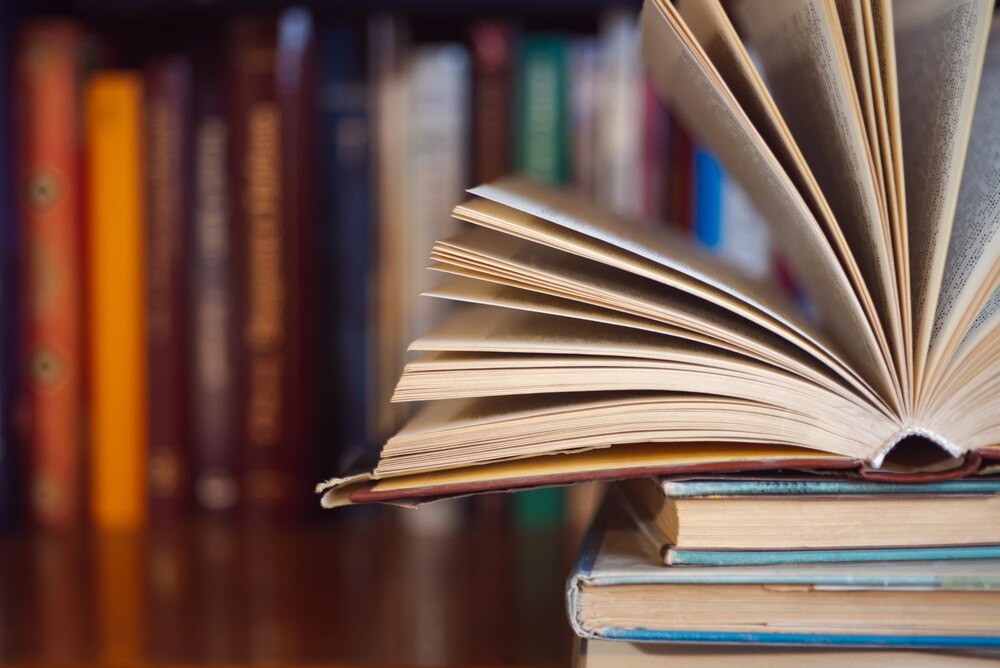 Odkryj Falenicę: Historyczny spacer z biblioteką w Wawrze!
