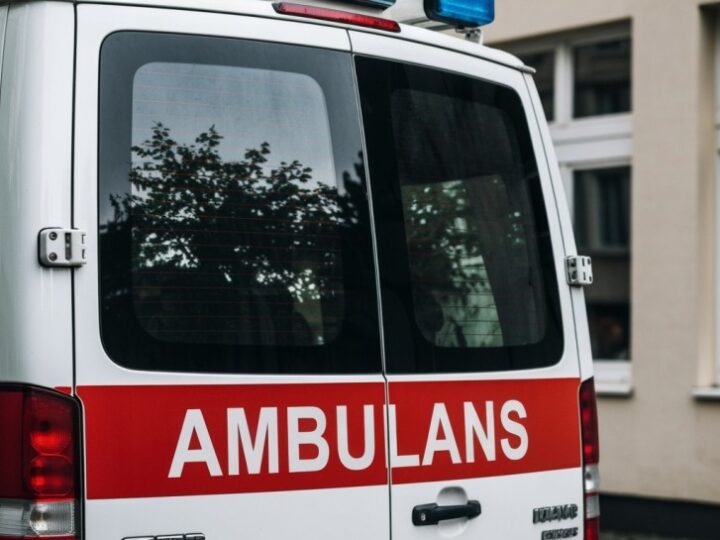 Żoliborz ratuje życie: publiczne defibrylatory w zasięgu ręki