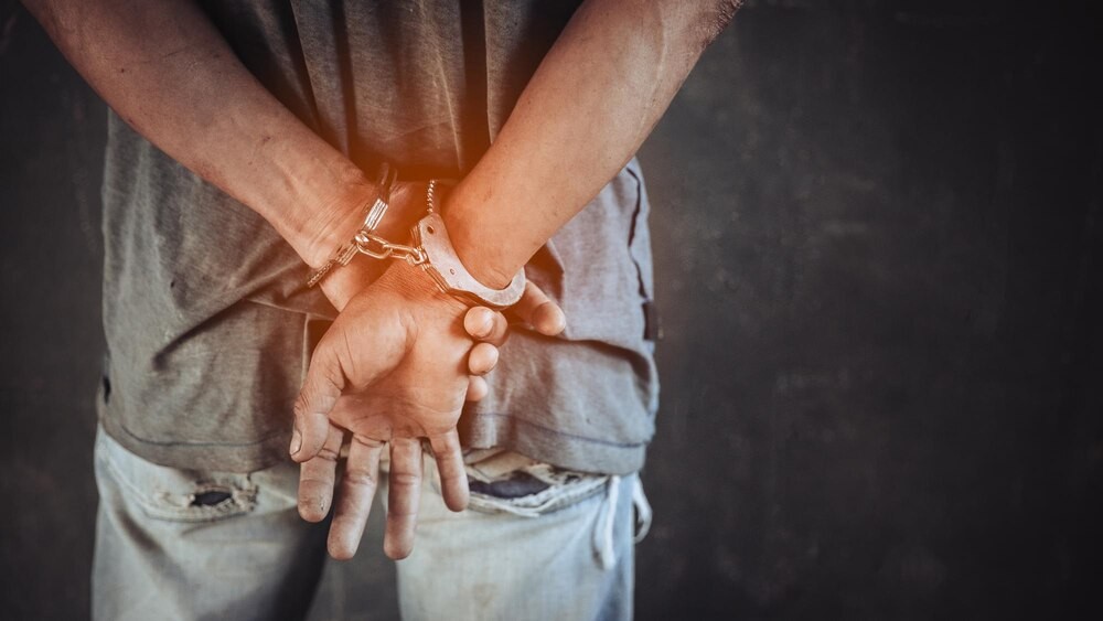 Czujny dzielnicowy złapał poszukiwaną 25-latkę w Mrozach