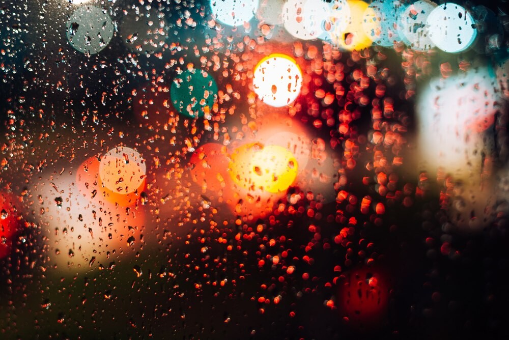 Warszawa w obliczu śnieżnej burzy: IMGW ostrzega przed niebezpiecznymi warunkami!