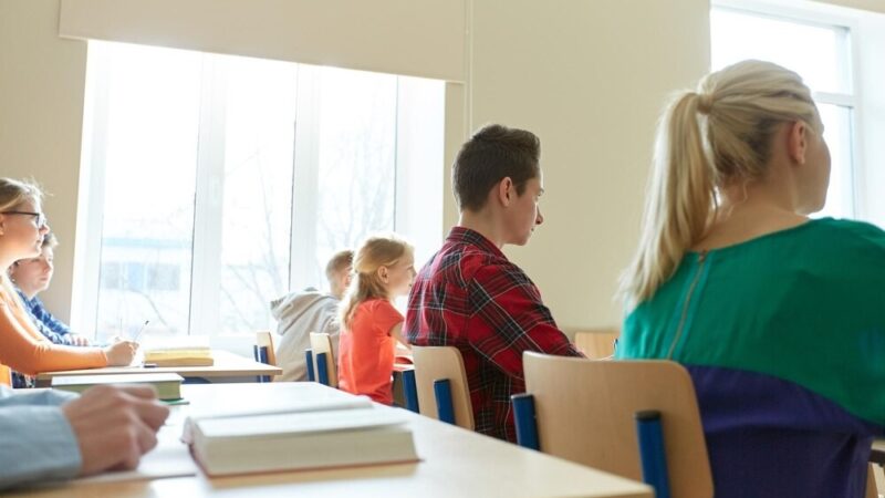Uczniowie z Białołęki i Pragi uczą się pierwszej pomocy