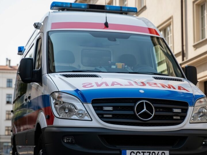 Policyjni narciarze na straży bezpieczeństwa na stokach zimowych