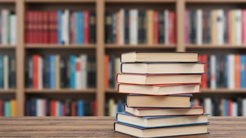 Nowe książki i filmy w bibliotece Nautilus – odkryj je już dziś!