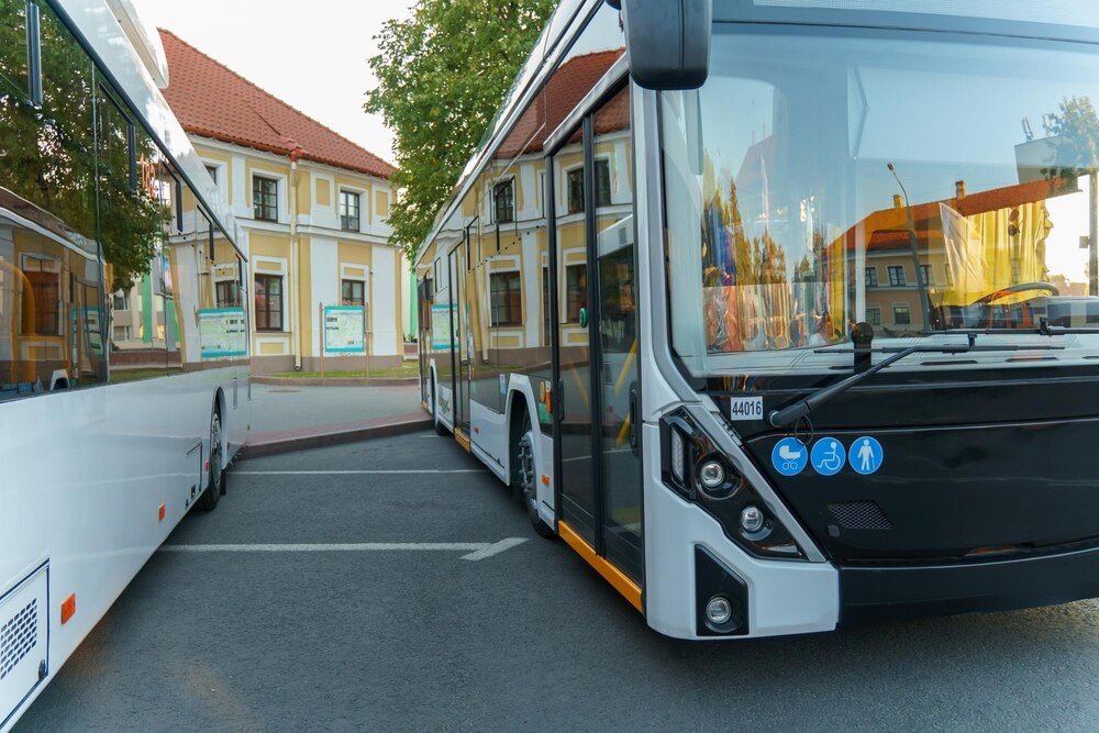 Bezpieczne ferie: Kontrole autokarów w Warszawie 2026