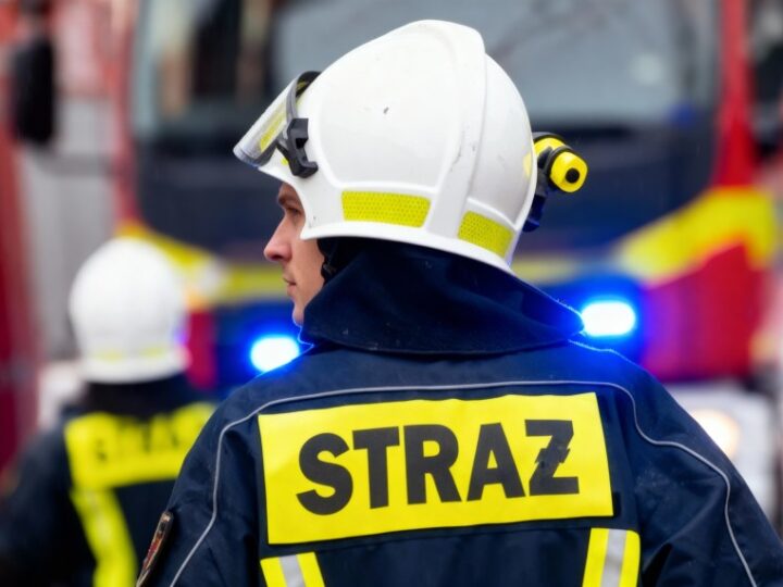 Nowoczesny wóz strażacki w Bielanach: nowa era bezpieczeństwa dla mieszkańców