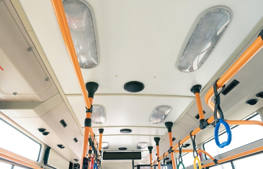 Dwukierunkowe autobusy? To żart, ale przyszłość transportu już się kształtuje!