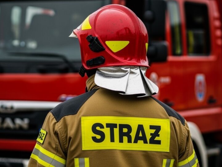 Burze w Warszawie: Strażacy w akcji ratują mieszkańców