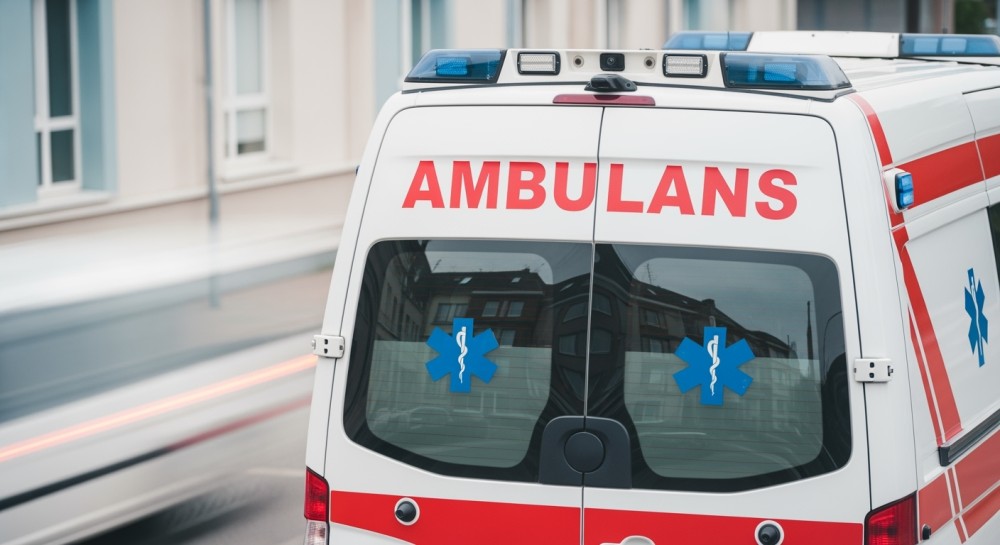 Mężczyzna traci przytomność na chodniku, strażnicy ratują życie!