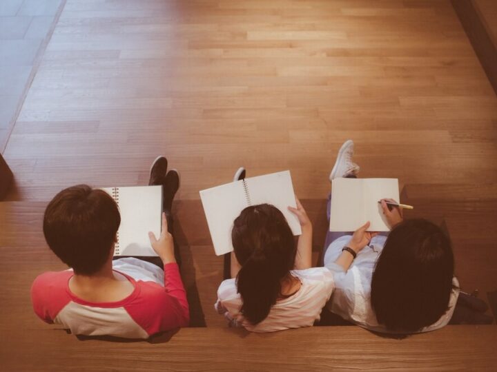 Edukacja i biznes w harmonii: Warszawskie firmy wspierają młodzież zawodową