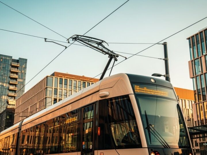 Tramwaje zyskują priorytet! Nowe zmiany na skrzyżowaniu w Warszawie