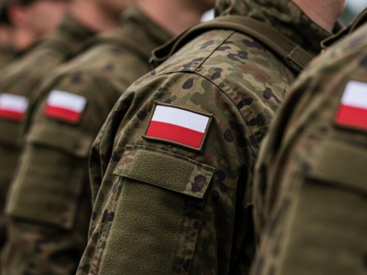 Patriotyzm w Rembertowie: Młodzież uczy się szacunku do symboli narodowych