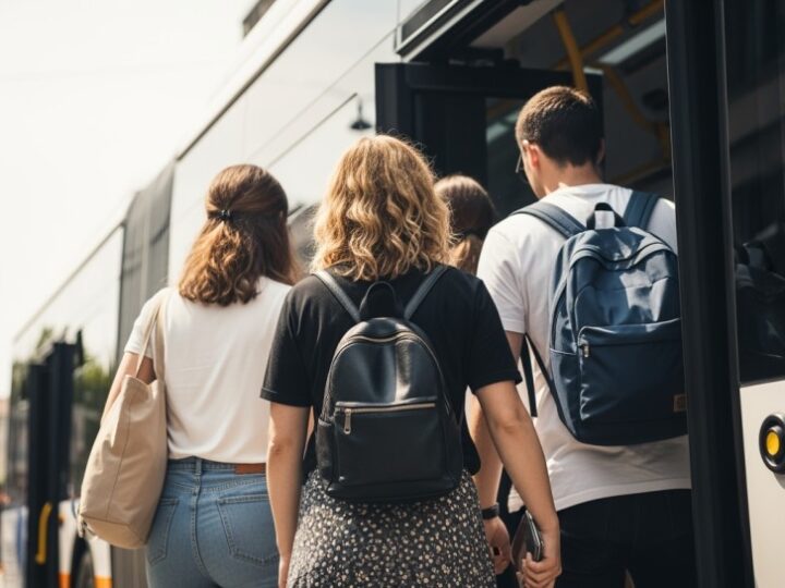 Warszawskie Metro: Rewolucja w Miejskim Transporcie Publicznym