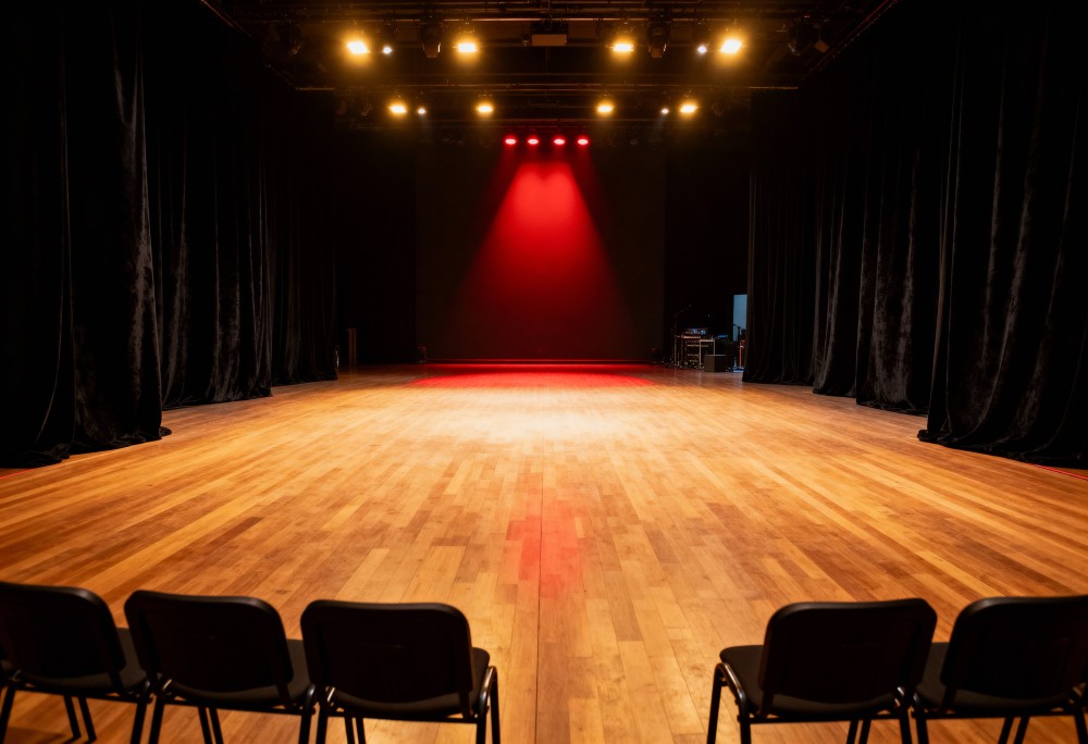 Wakacyjne Teatrzyki dla Dzieci: Przygodowe Spektakle w Plenerze!