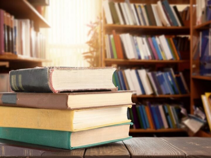 Literatura jako okno na świat – rozmowa z prof. Koziołkiem