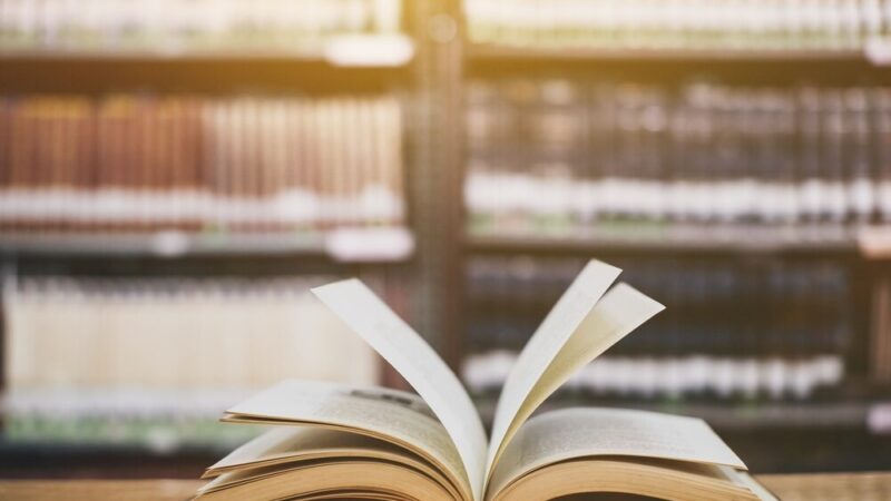 Literatura w nowym świetle: inspirujące spotkanie z Ryszardem Koziołkiem w Białołęce