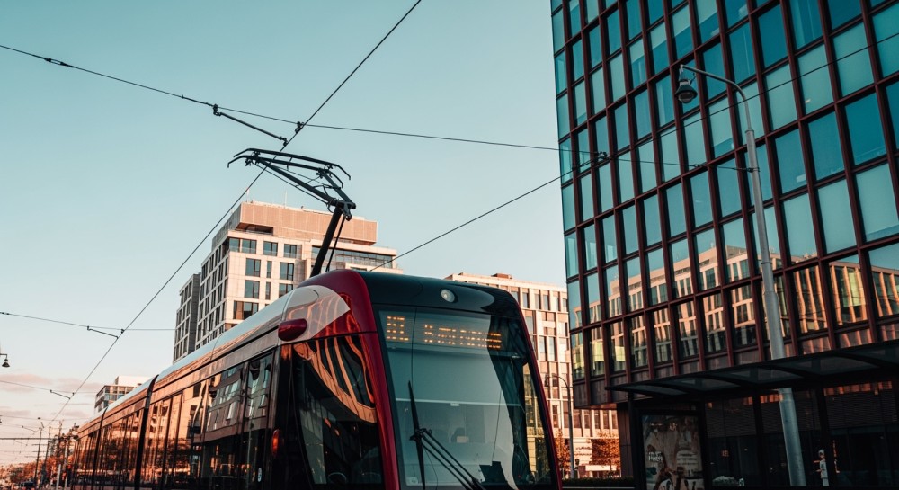Rewolucja na torach: zmiany w komunikacji tramwajowej w Warszawie
