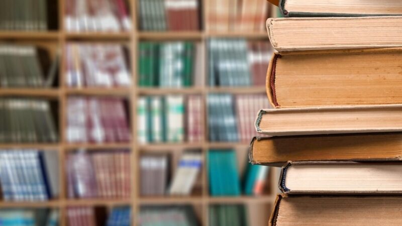 Literacka podróż seniorek: emocje, pasje i wspólnota w Klubie Książki