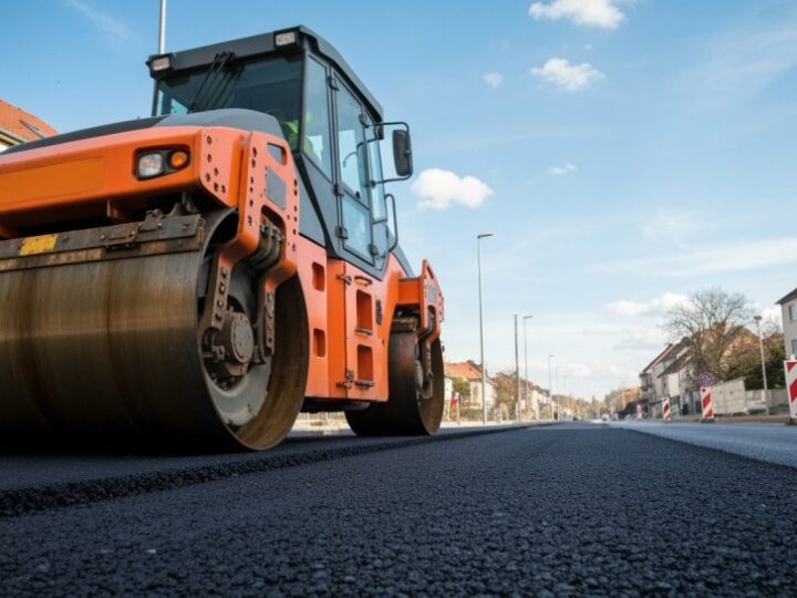 Nowa ścieżka rowerowa na ul. Woronicza: krok w stronę zrównoważonego transportu w Warszawie