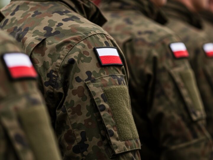 Wakacje pełne adrenaliny: Dołącz do wojskowego szkolenia!