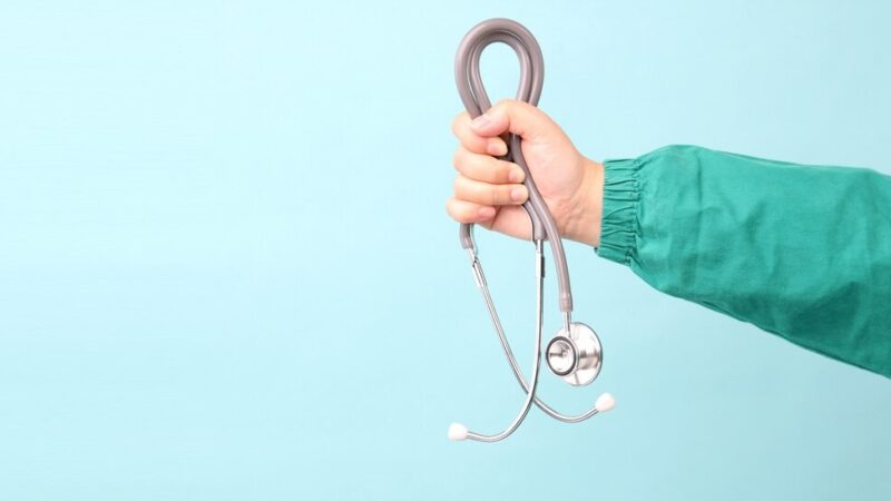 Wakacyjne bezpieczeństwo na Żoliborzu: Dzieci uczą się w Kinie Wisła