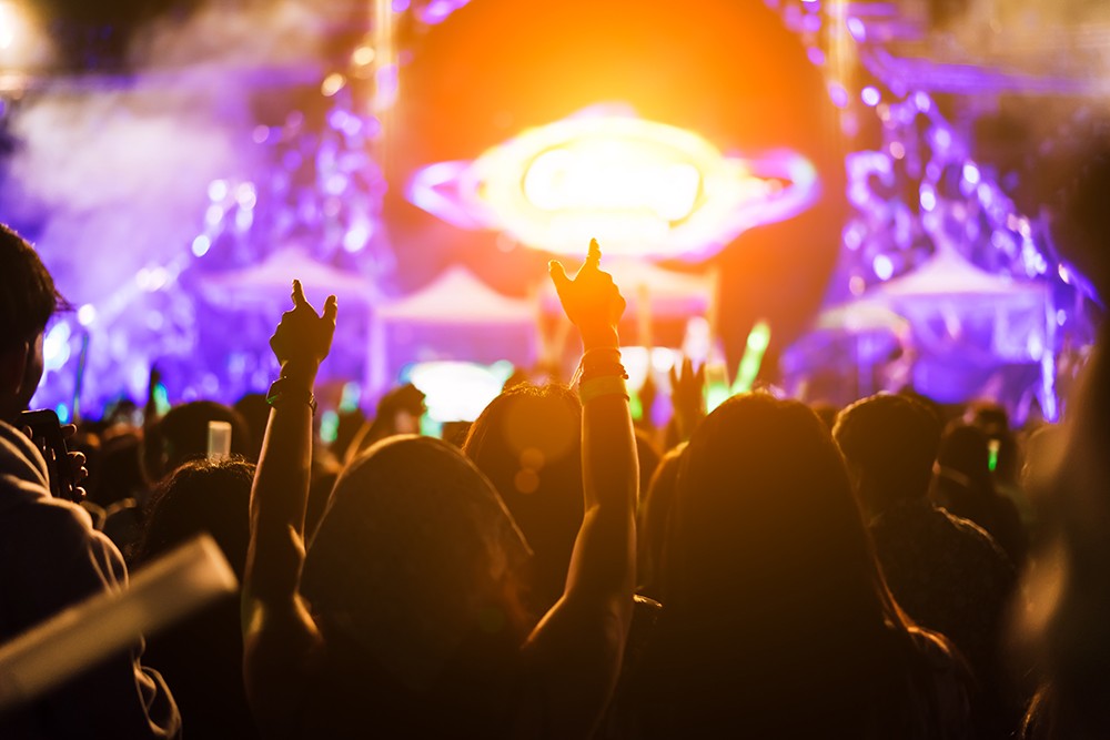 Muzyczny Stand Up: Wieczór pełen śmiechu i melodii w Białołęce