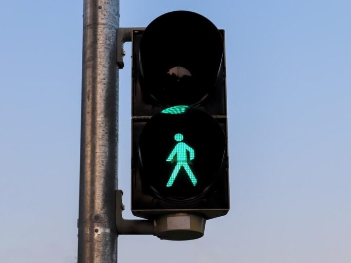 Nowa sygnalizacja na Wysockiego zwiększy bezpieczeństwo pieszych