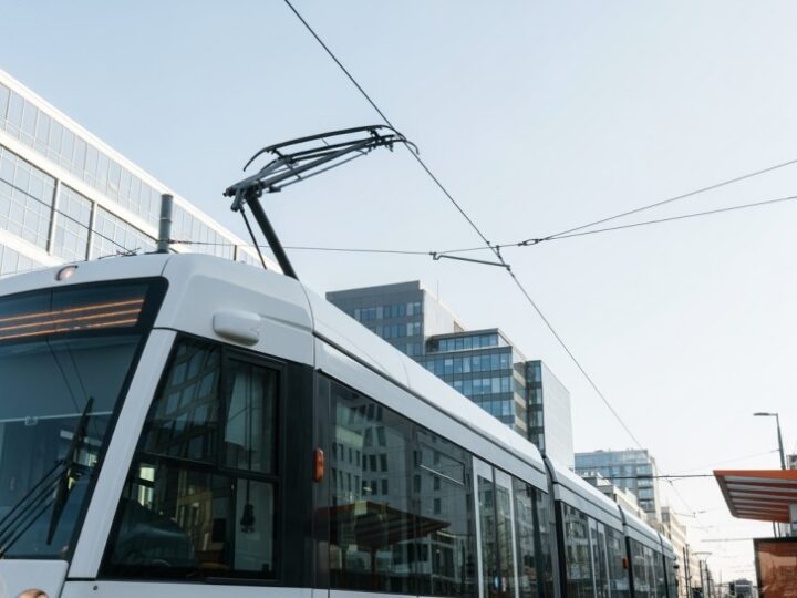 Tramwaj GT6: Historia, która wróciła na warszawskie tory