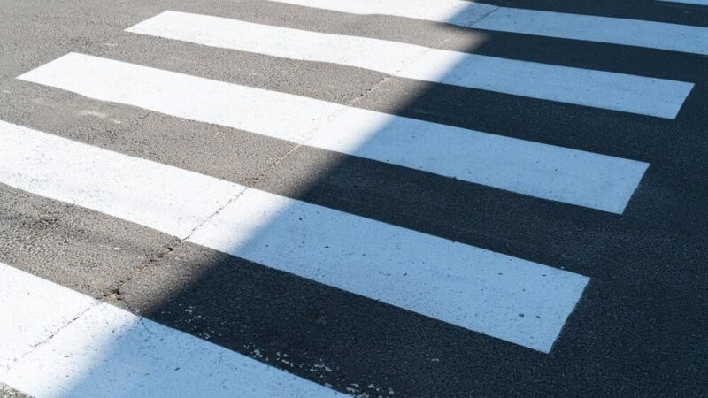 Bezpieczny powrót do szkoły: Wzmożone patrole i nowe zasady ruchu