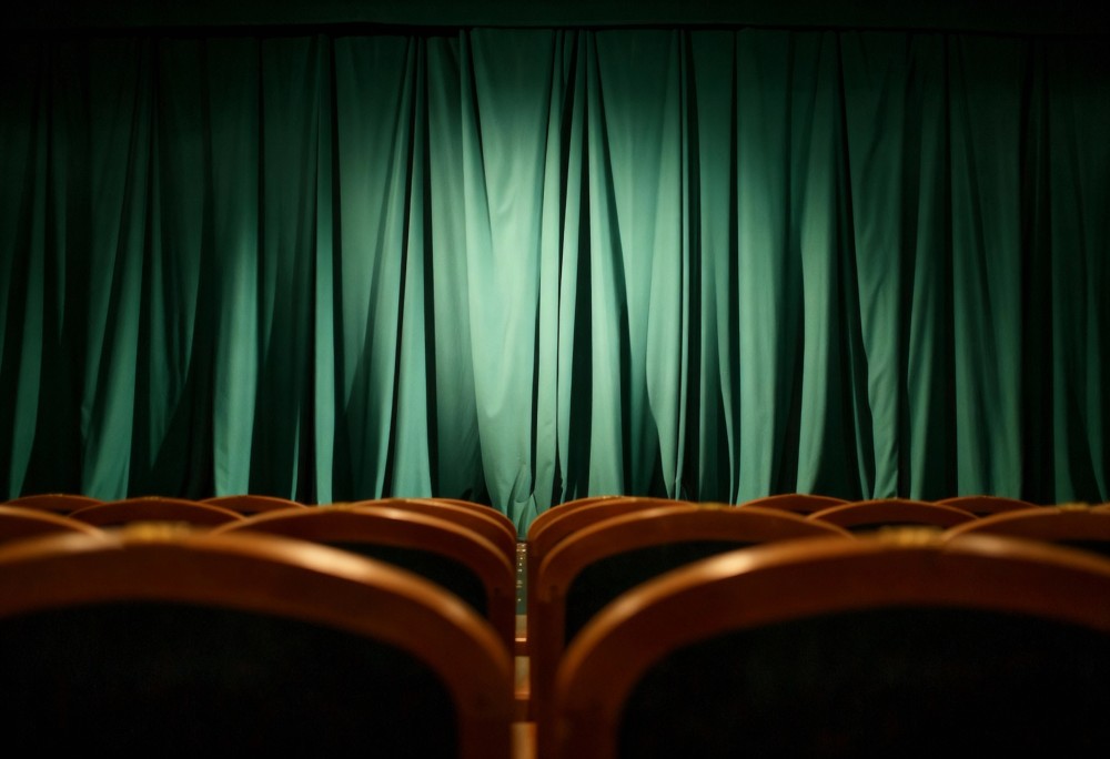 Teatralna uczta w Wawrze: „Sługa dwóch panów” na żywo!