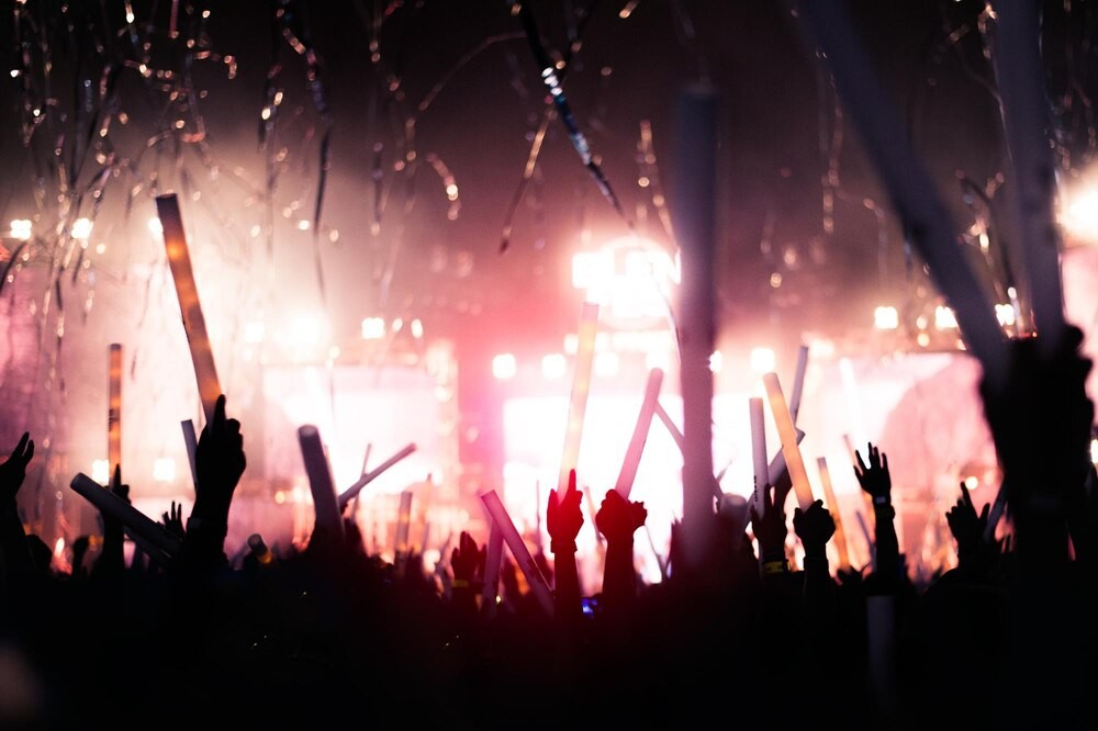 Blues i sztuka uliczna: Festiwal na Ochocie rozgrzewa Warszawę!