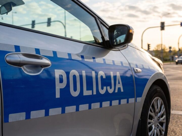 Brat z nożem w ręku: Policja w Józefowie zapobiegła tragedii
