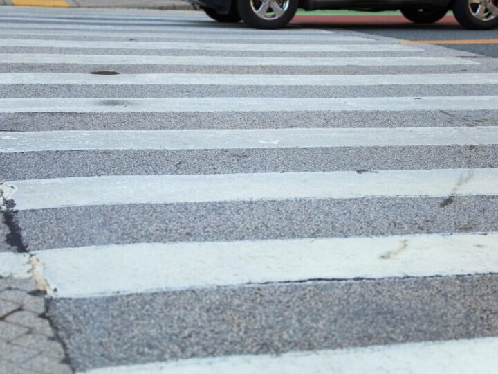 Bezpieczni na ulicach i w sieci: Spotkanie profilaktyczne na Bielanach