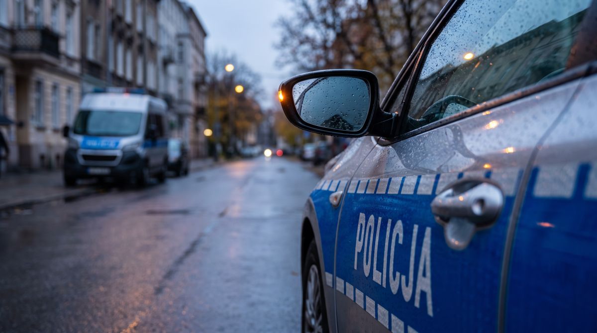 Agresywny mężczyzna z nożem zatrzymany po groźbach na ulicy