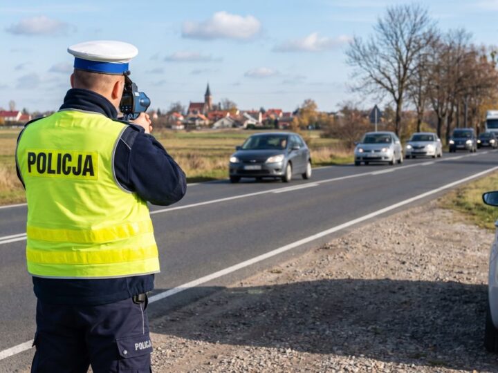 Drift w Karpinie: Policyjna interwencja i surowe kary dla nieodpowiedzialnych kierowców