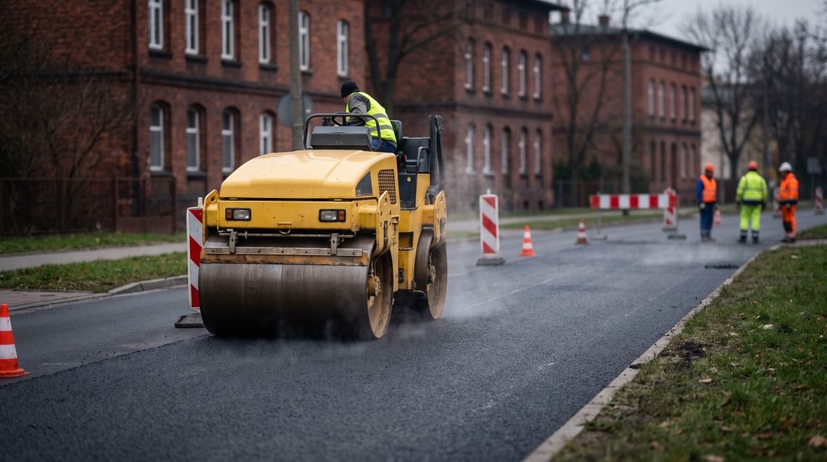 Nowa nawierzchnia na Towarowej – lepsza jazda dla kierowców!