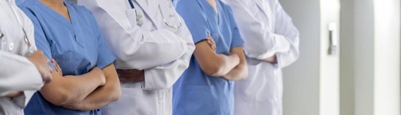 Różowy Pałac z Wąsem: Wyzwania onkologiczne w centrum uwagi w Warszawie