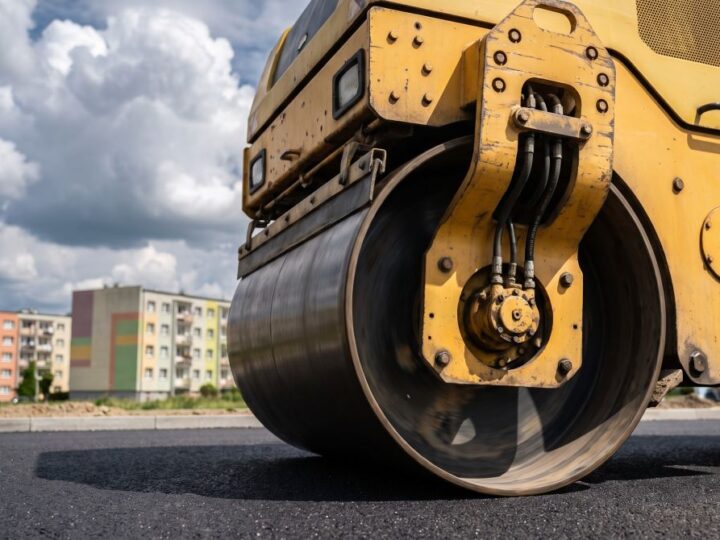 Remont ulicy Kochanowskiego: nowa organizacja ruchu i tymczasowy parking dla mieszkańców