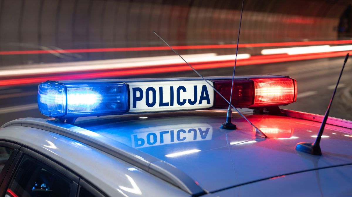 Bohaterska interwencja policjanta ratuje życie na drodze